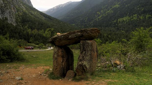 Uno de los dólmenes que se conservan en Biescas (Huesca)