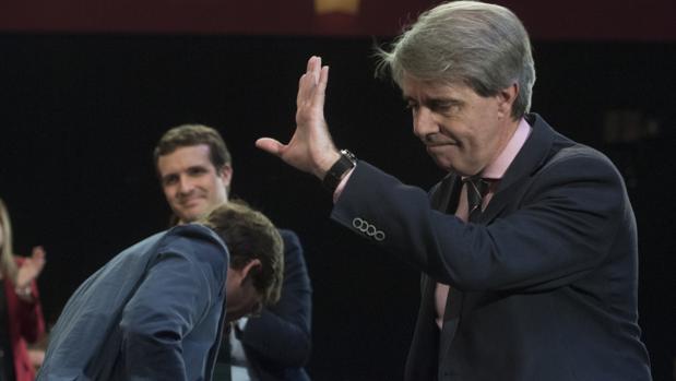 Garrido, emocionado, agradece el aplauso de los militantes en el acto de presentación de los candidatos