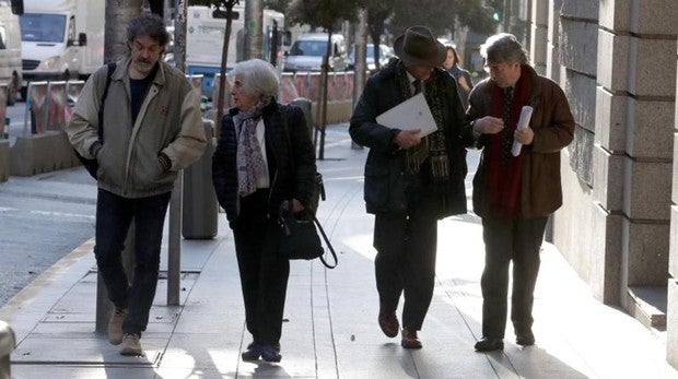 La presidenta del Comisionado, Francisca Sauquillo, el escritor Andrés Trapiello, los historiadores José Álvarez Junco y Octavio Ruiz-Manjón acuden a declarar a los juzgados