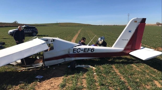 Estado en el que ha quedado el ultraligero tras el aterrizaje forzado