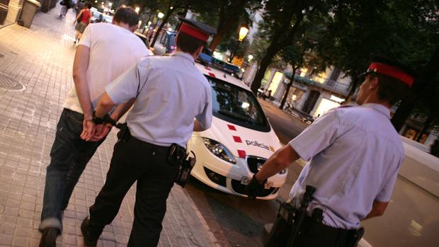 Agentes de los Mossos en una imagen de archivo