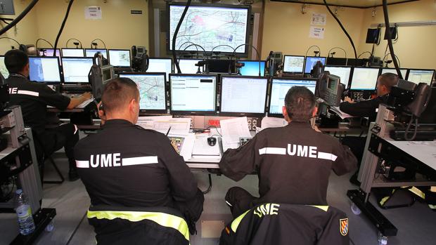 Centro de mando operativo habilitado por la UME en un simulacro
