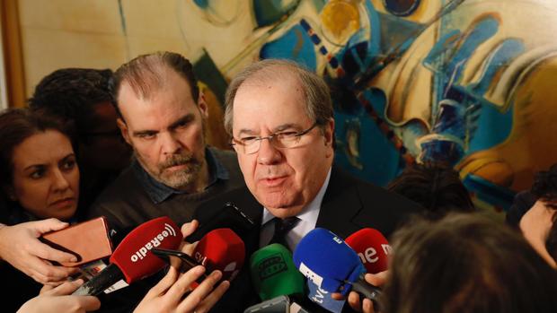 El presidente de la Junta, Juan Vicente Herrera, este viernes en las Cortes