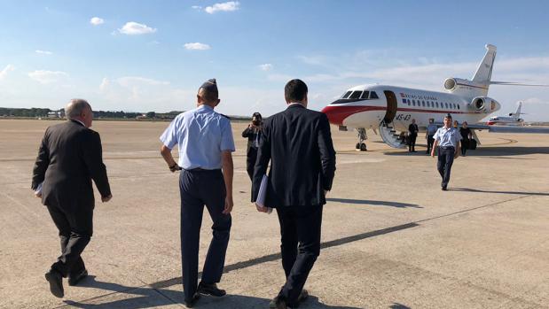 Pedro Sánchez se dirige al Falcon para uno de sus desplazamientos