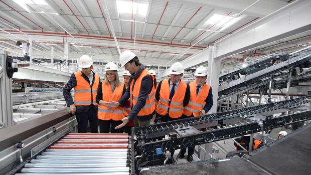 La alcaldesa, el consejero de Hacienda y otras autoridades recorrieron ayer las instalaciones