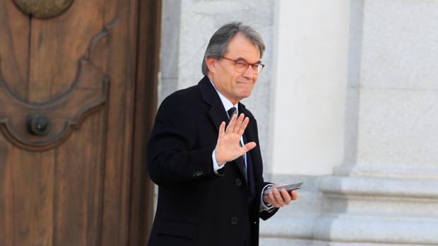 Artur Mas abandona el Supremo tras declarar en el juicio del «procés»