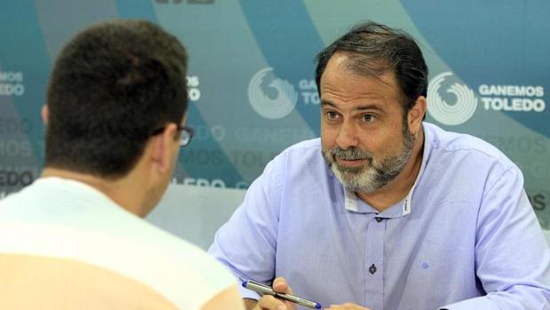 Javier Mateo también ha solicitado la baja como afiliado de IU después de 23 años