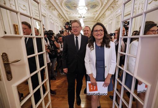 Mónica Oltra y Ximo Puig, este martes en las Cortes Valencianas