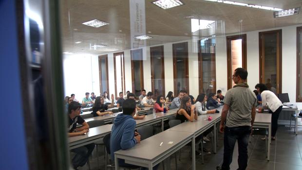 Miles de estudiantes se enfrentan estos días a los exámenes de selectividad