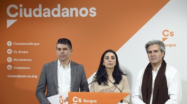 Vicente Marañón, el candidato de Burgos, con otra concejala del grupo en la pasada legislatura