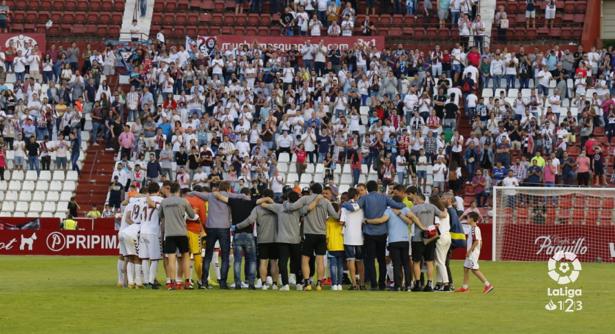 La afición aplaudió al final el esfuerzo de sus jugadores