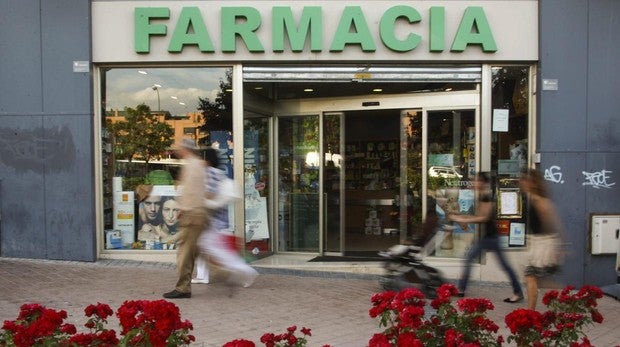 Exterior de una farmacia en Madrid
