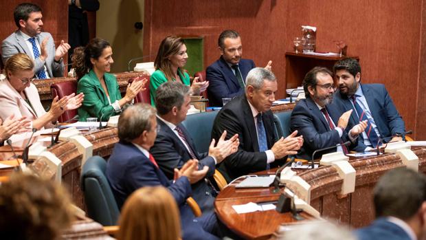 Segunda sesión del pleno de su investidura en el parlamento murciano en Cartagena