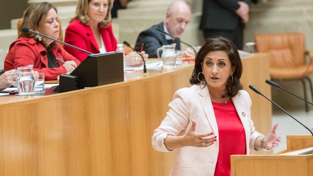 Concha Andreu, candidata socialista a la presidencia de La Rioja, durante su investidura fallida