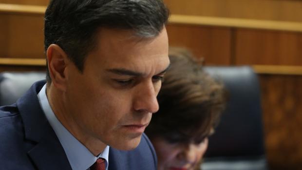Pedro Sánchez ocupa su escaño en el Congreso