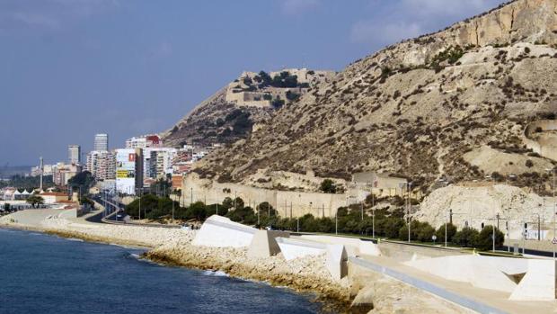 Panorámica de la zona donde se encuentran los antiguos depósitos de «La Británica»