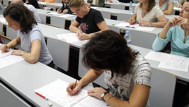 Imagen de archivo de oposiciones en la Universidad de Valencia