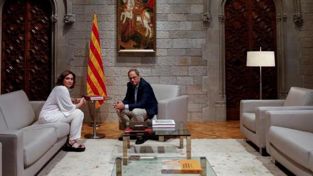 Torra ha recibido este martes a Colau en el palacio de la Generalitat