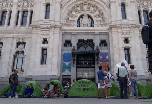 Así estaban acampados los "sin techo" antes de ser desalojados de Cibeles