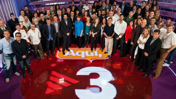 Trabajadores y presentadores de TV3 en una imagen de archivo