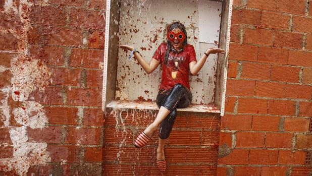 Imagen de una de las participantes de La Tomatina de Buñol del año pasado