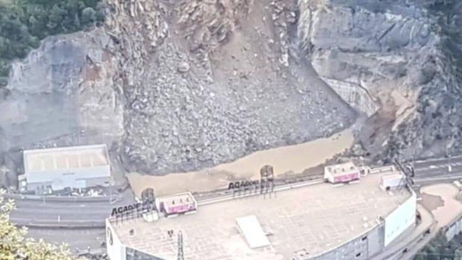 Un desprendimiento obliga a cortar el acceso a Andorra desde Cataluña