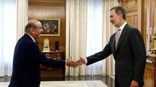 El Rey recibe al diputado del PRC, José María Mazón