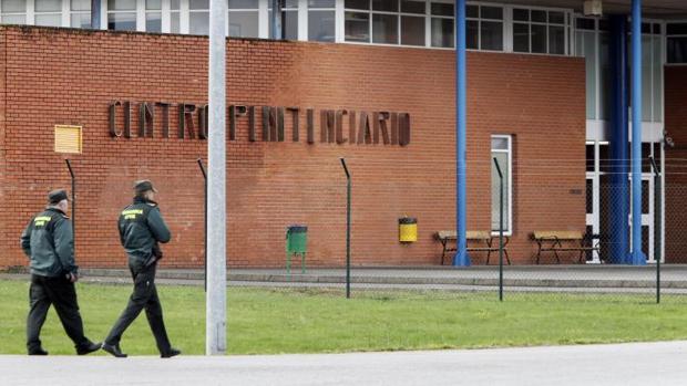 Acceso del penal coruñés de Teixeiro