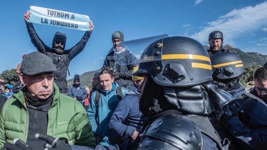El último sabotaje independentista: bloquear la frontera francesa