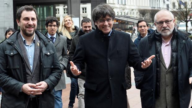 Carles Puigdemont y Toni Comín, a su llegada al Parlamento Europeo