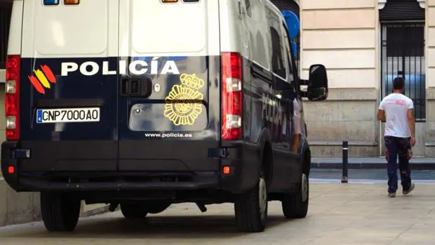 Un furgón policial en Alicante