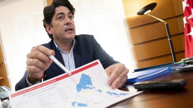 El consejero de Vivienda alerta de un frente de alcaldes socialistas contra el Plan Vive