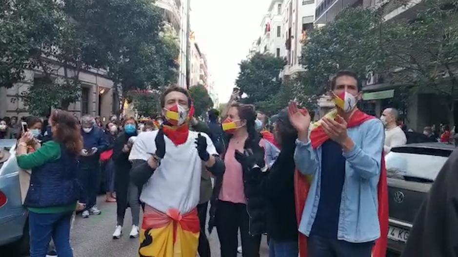 La cacerolada de Núñez de Balboa gana adeptos que exigen La cacerolada de Núñez de Balboa se extiende por todo Madrid