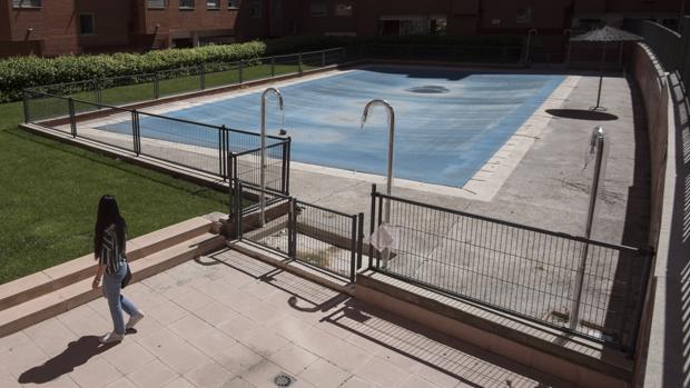 La apertura de las piscinas: «Es inviable abrir solo un 30% de aforo en una comunidad tan grande»