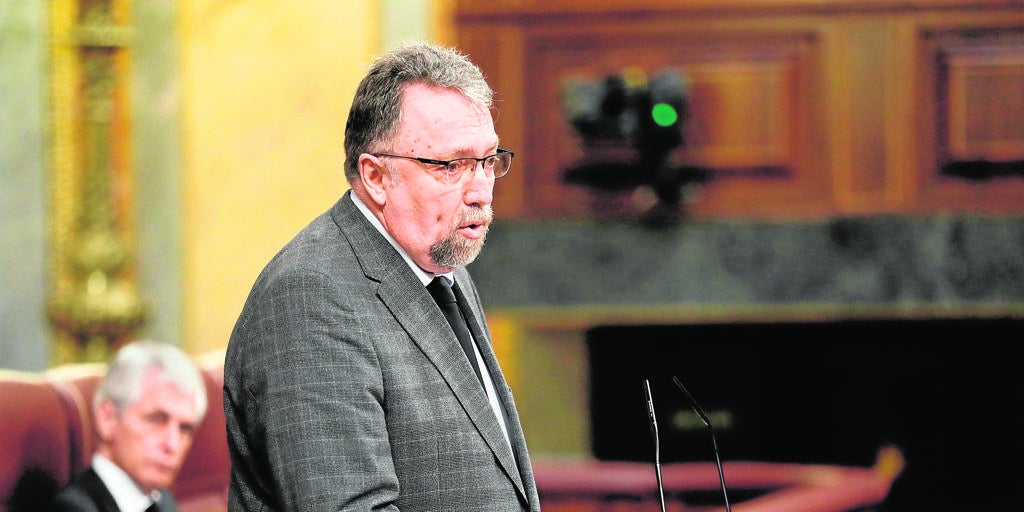 El diputado de Foro dice que la supuesta sede de Madrid se usó de forma «confidencial»