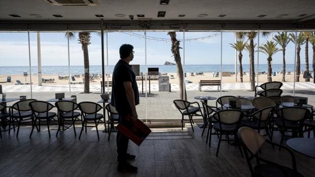 Alex Fratini, en su Restaurante Pinocchio junto a la playa de Levante de Benidorm