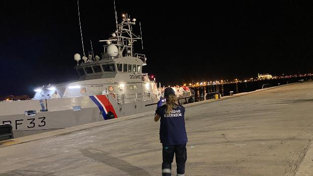 Localizados en una sola noche 164 inmigrantes en aguas de Baleares a bordo de once pateras distintas