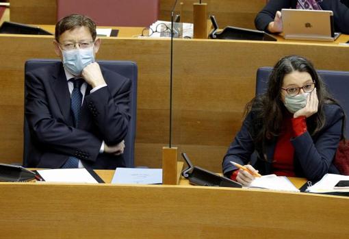Ximo Puig and Mónica Oltra in Les Corts Valencianes, a few days ago
