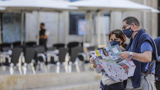 Imagen de unos turistas tomada en Valencia