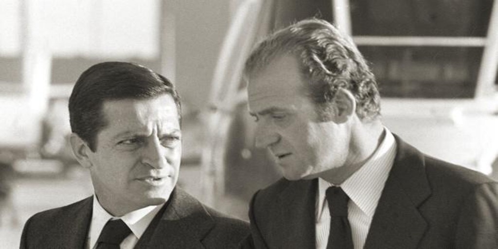 King Juan Carlos gave a million dollars to Adolfo Suárez after his resignation