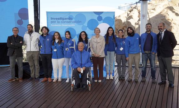 Image of a part of the scientific committee and team of the Oceanogràfic Foundation