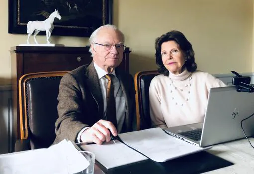 El Rey Carlos XVI Gustavo y la Reina Silvia, en una imagen en marzo de 2020