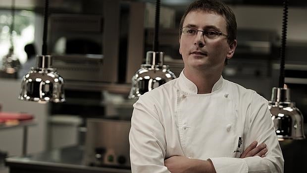 Andoni Luis Aduriz en la cocina de Akelarre