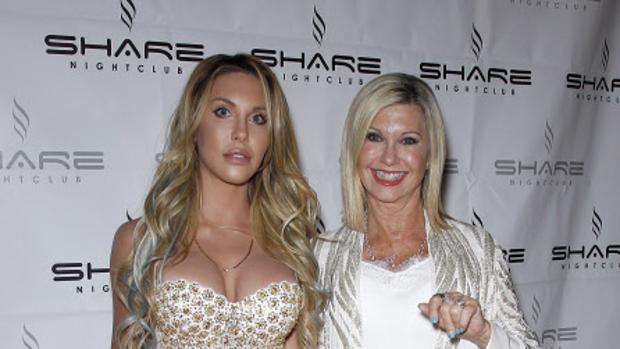 Olivia Newton junto a su hija Chloe Lattanzi
