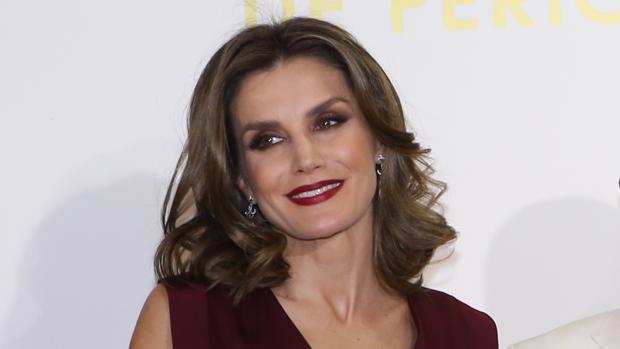 La Reina Doña Letizia en los premios ABC de peiodismo