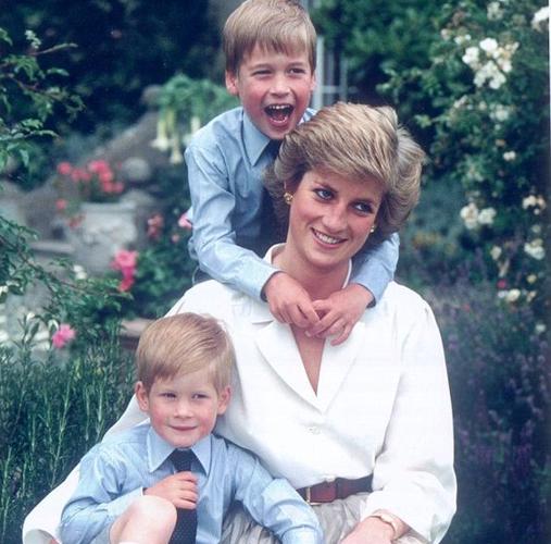 Diana de Gales junto a sus dos hijos