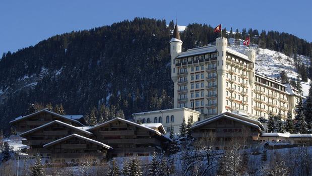 En el cantón de Berna Panorámida de la estación de Gstaad, a más de mil metros de altitud y perteneciente a la comuna de Saanen