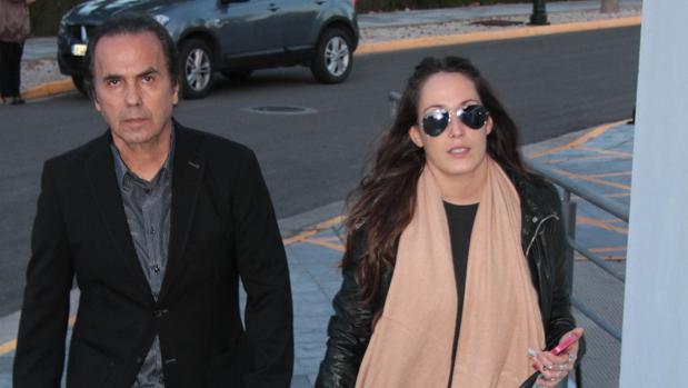 La cantante Malú y el músico Pepe de Lucía