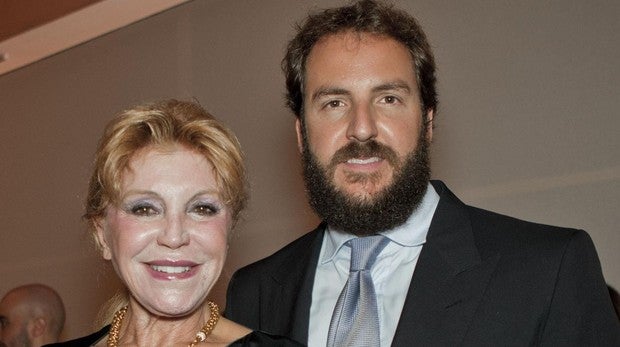 Tita Cervera y su hijo