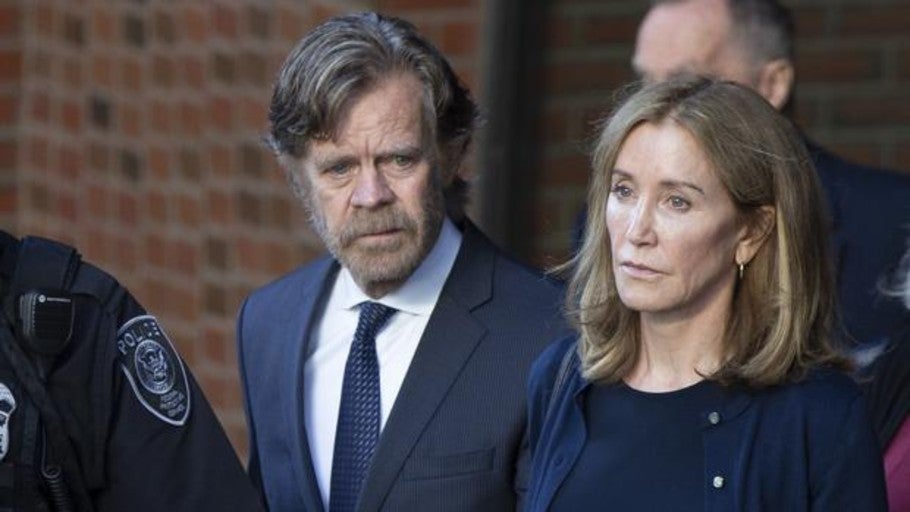 Felicity Huffman pide perdón tras ser condenada a 14 días de cárcel